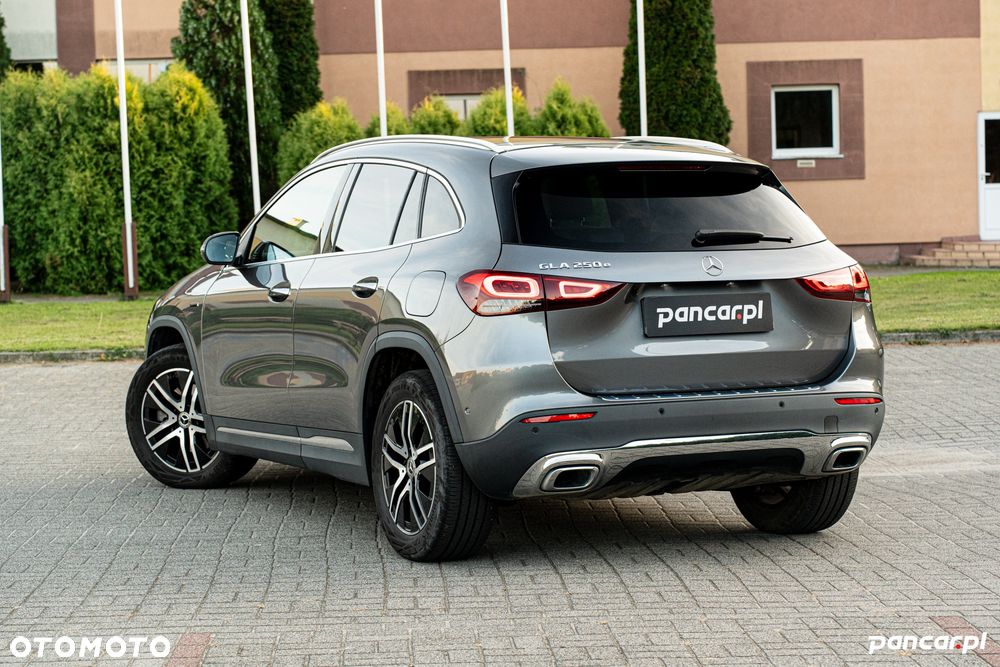 Mercedes-Benz GLA 250e Progressive - 9