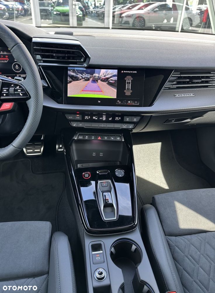 Audi RS3 Limousine - 17
