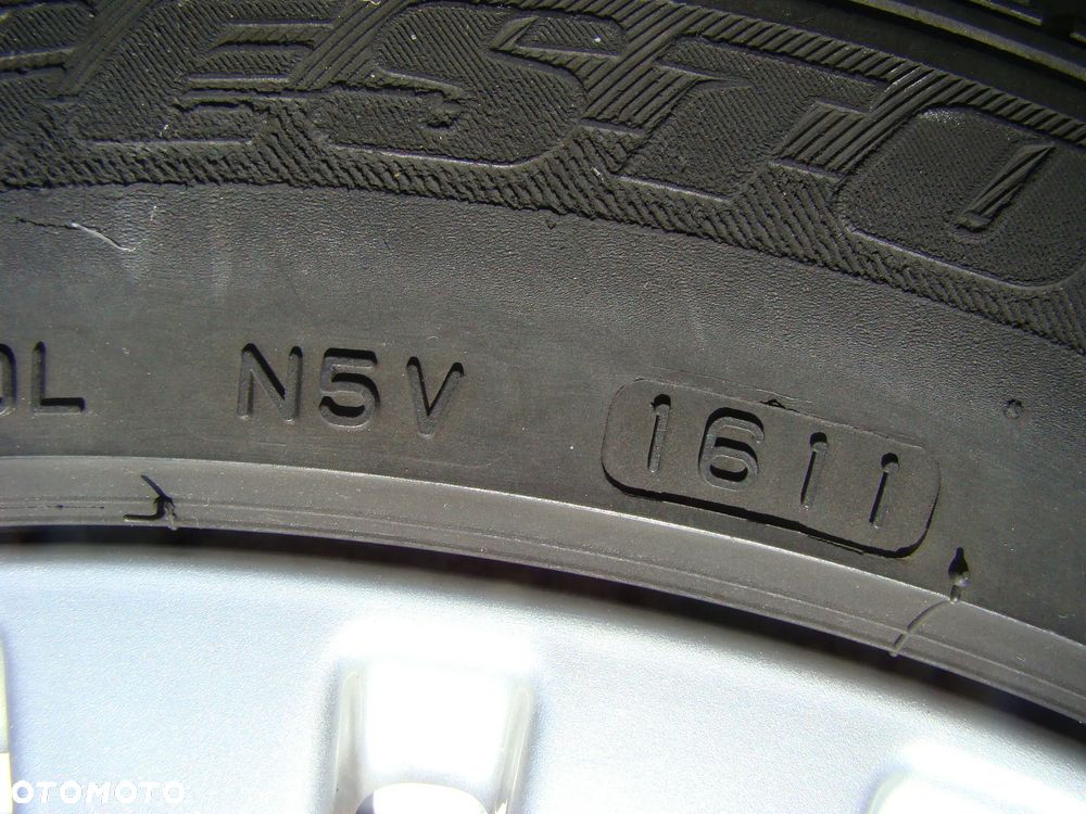 a374 5x112 VW Passat B6 B7 Eos Caddy V Touran 5T 7,5jx17 opony lato 235/45 - 11