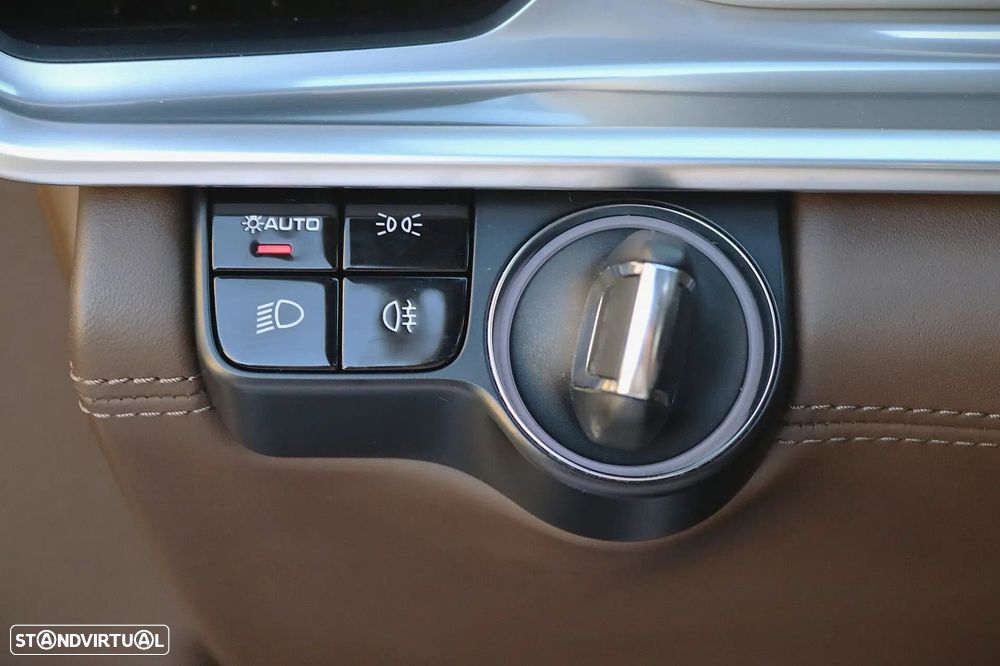 Porsche Panamera 4 E-Hybrid - 26