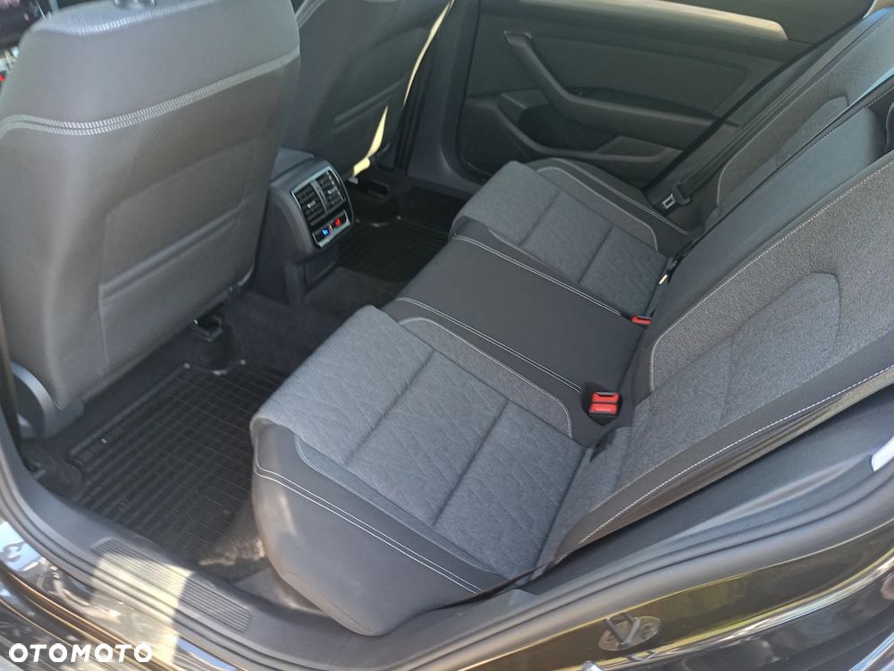 Volkswagen Passat 2.0 TDI SCR Comfortline DSG - 17