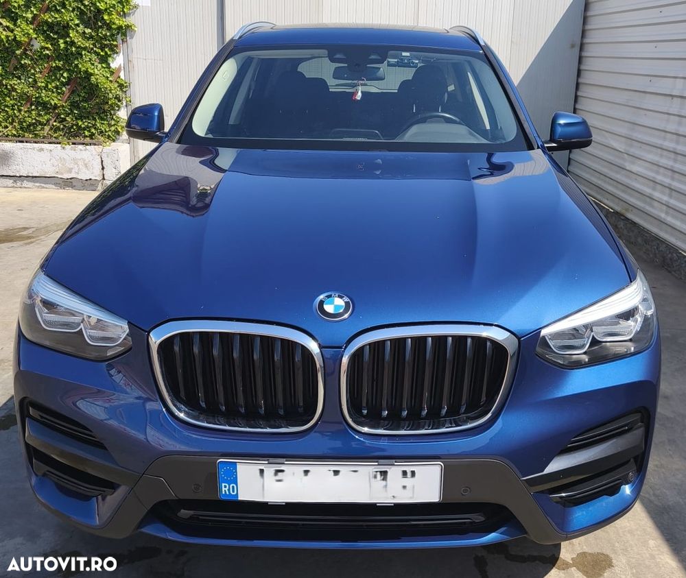 BMW X3 xDrive20i AT - 2
