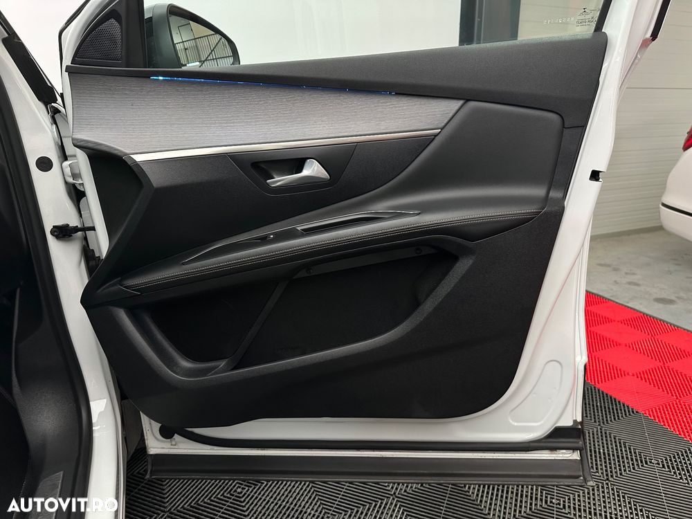 Peugeot 3008 PHEV EAT8 4X4 GT Pack - 24