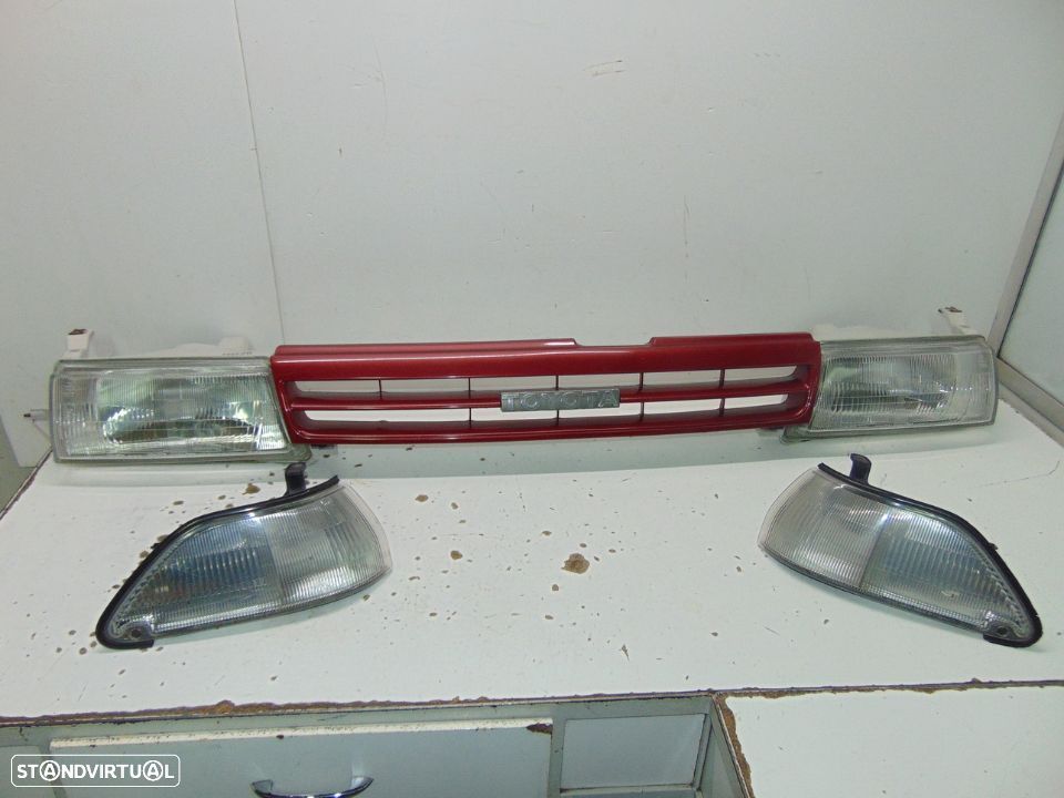 Toyota carina 2 farois e grelha frontal - 1