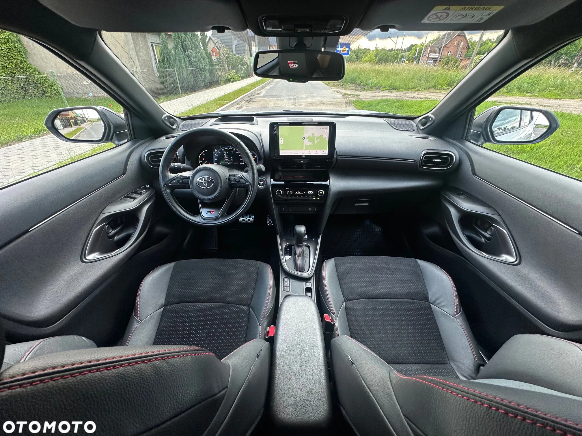 Toyota Yaris Cross Hybrid 1.5 GR Sport - 32