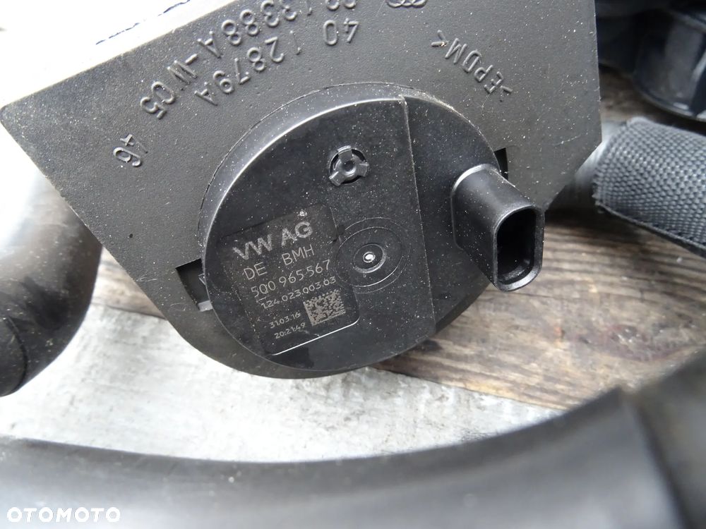 KOLEKTOR SSĄCY AUDI VW A3 GOLF 1.4TSI 04E129711L 04E145749B 04E129709PL - 10