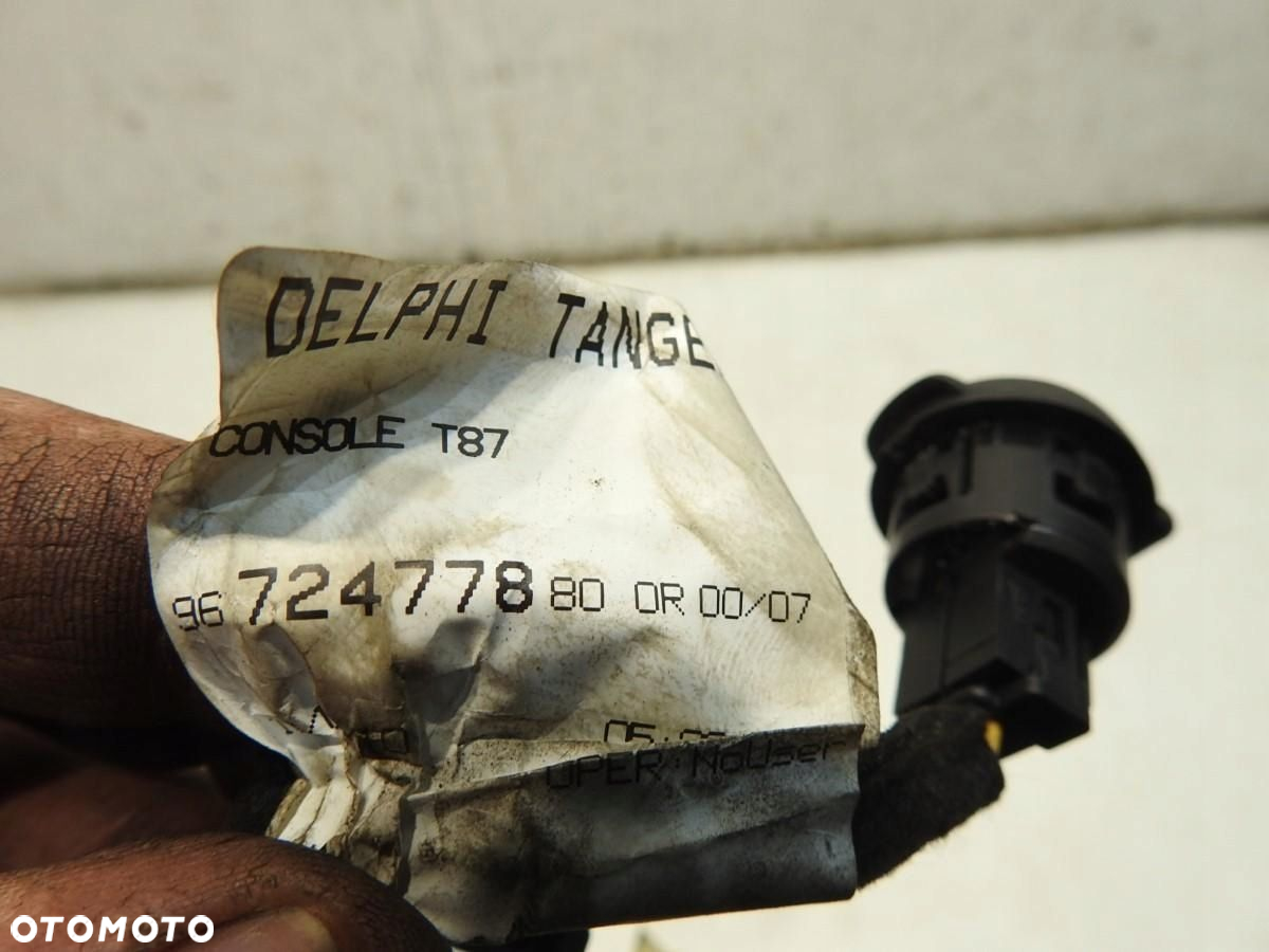 GNIAZDO AUX PEUGEOT 5008 I 9672477880 - 7