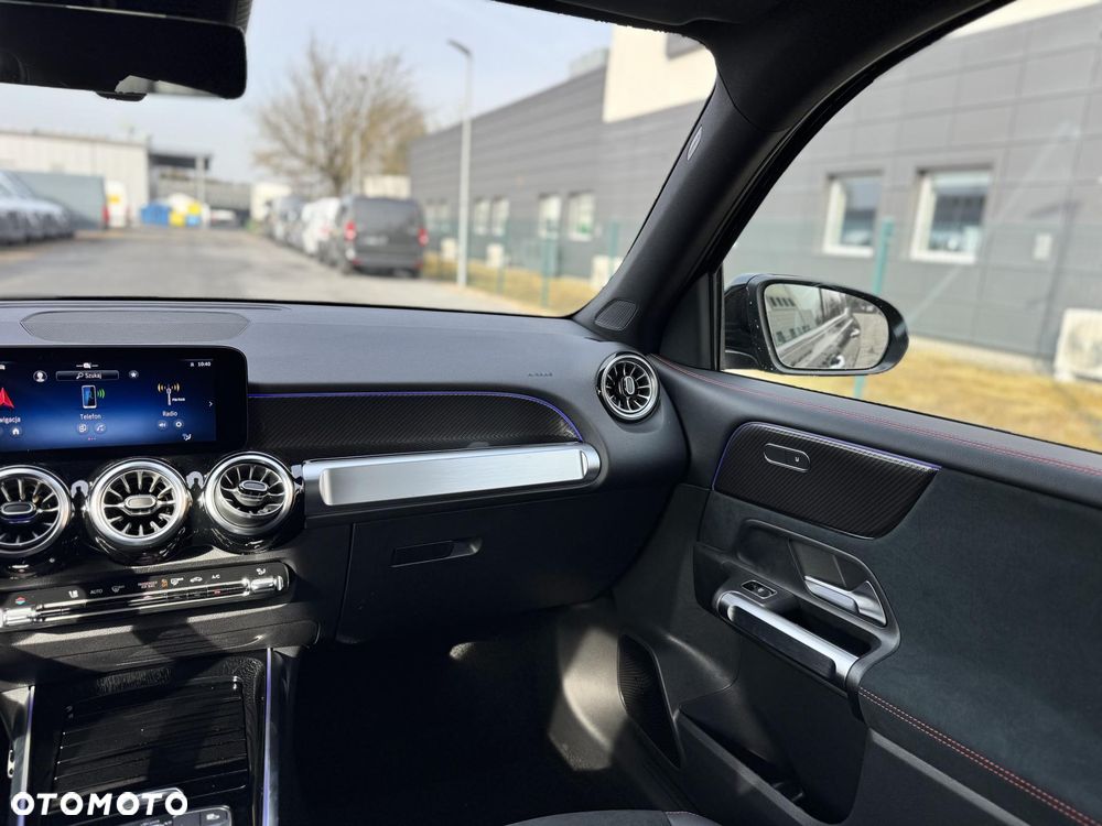 Mercedes-Benz GLB 200 AMG Line 7G-DCT - 13