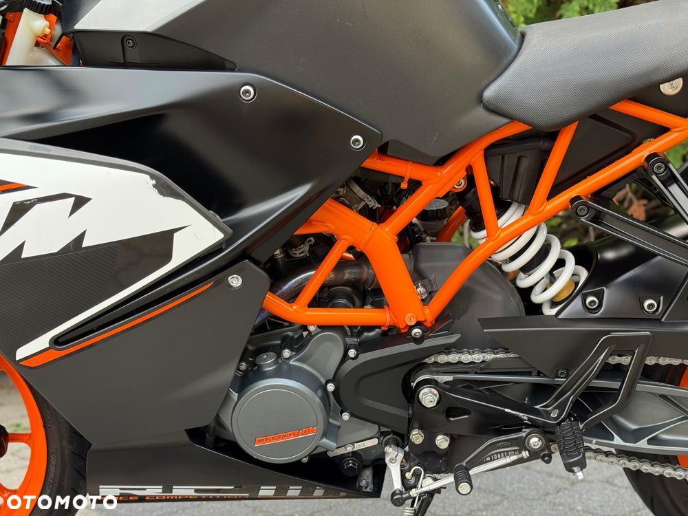 KTM RC 125 - 33
