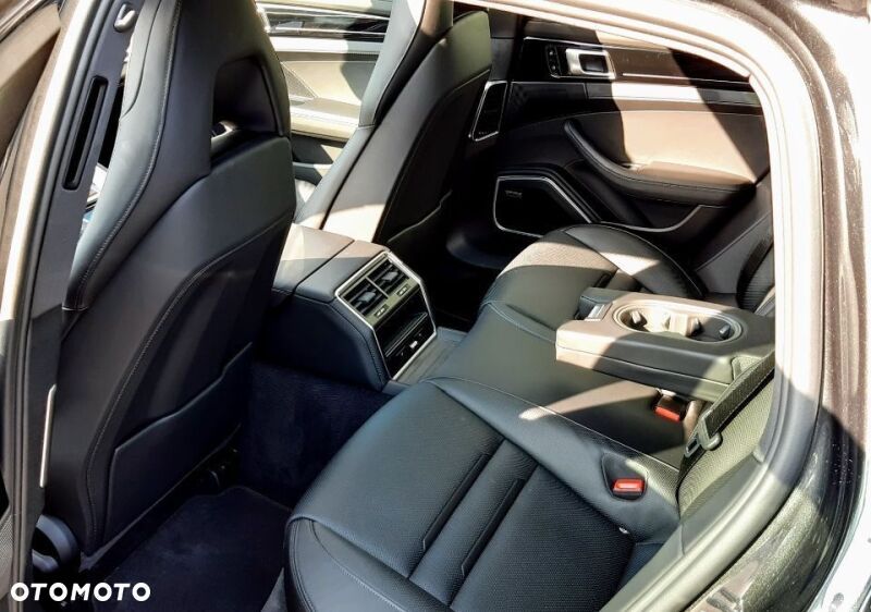 Porsche Panamera 4 10 Years Edition - 9