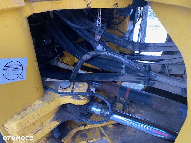 Komatsu WA270-3 - 14