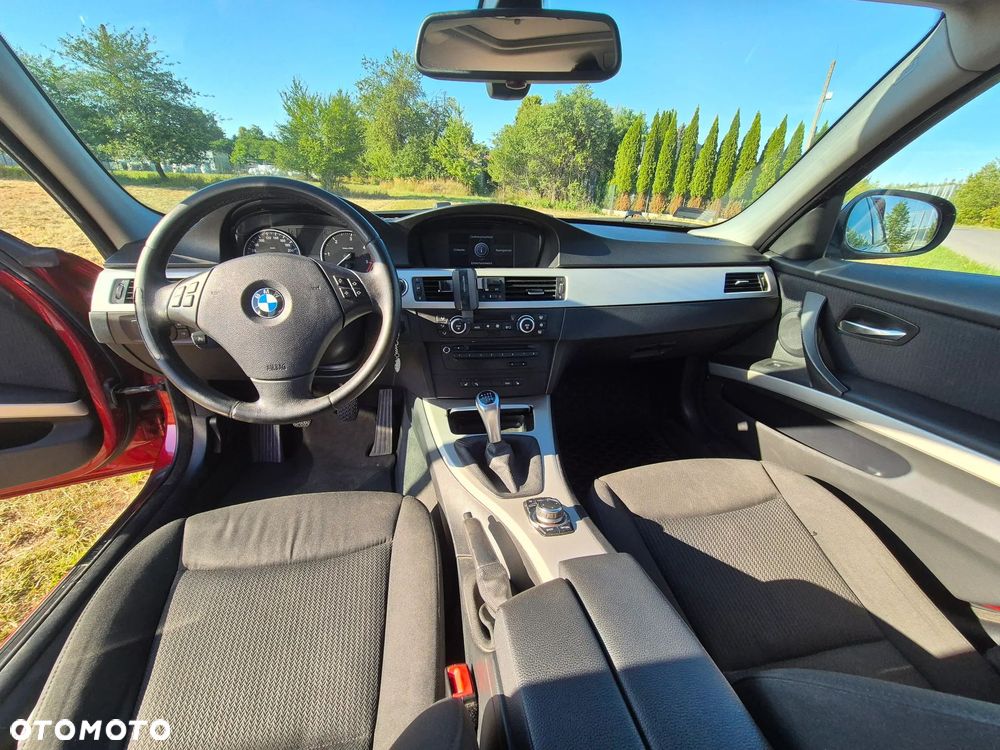 BMW Seria 3 320d - 12