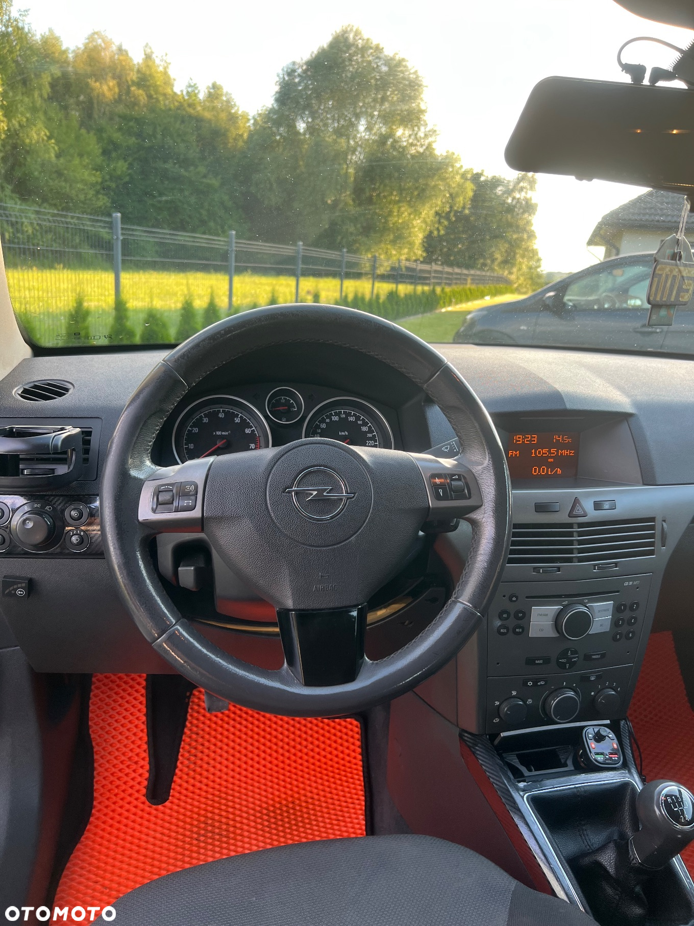 Opel Astra III GTC 1.6 Enjoy - 10