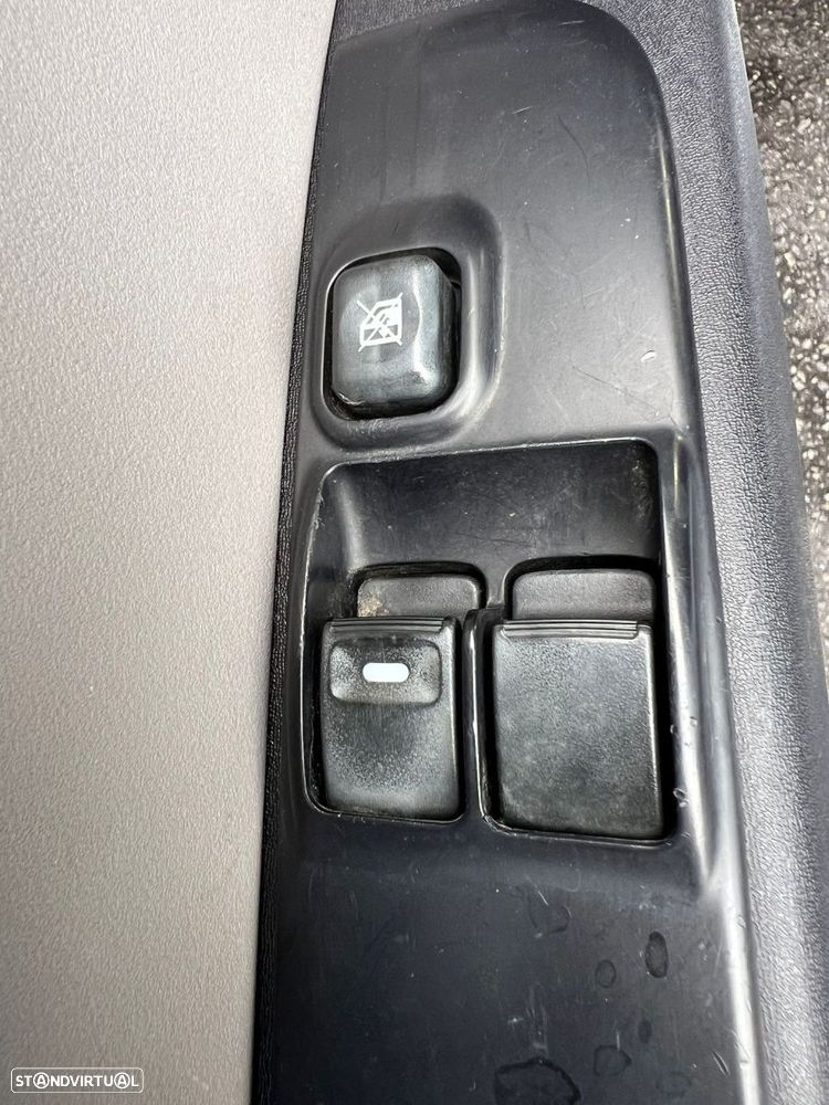 Mitsubishi L200 2.5 DI-D Club Invite ABS 3L 4WD - 6