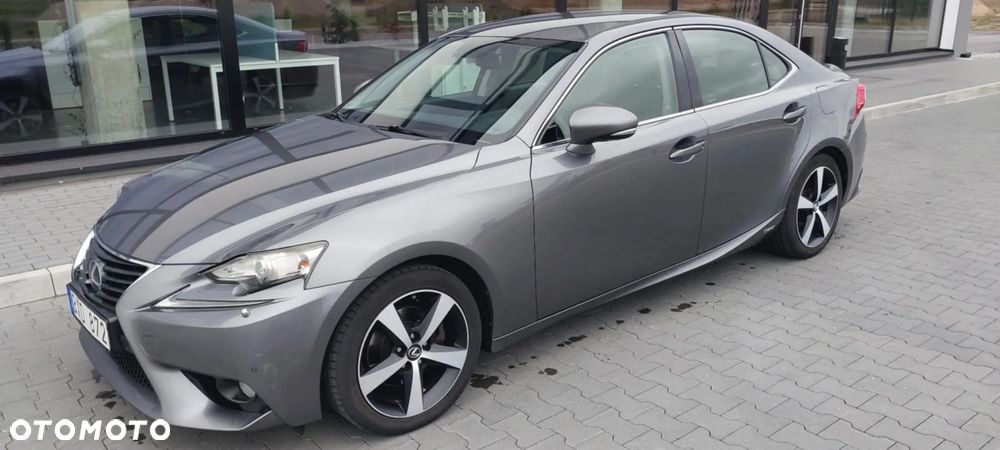 Lexus IS - 1