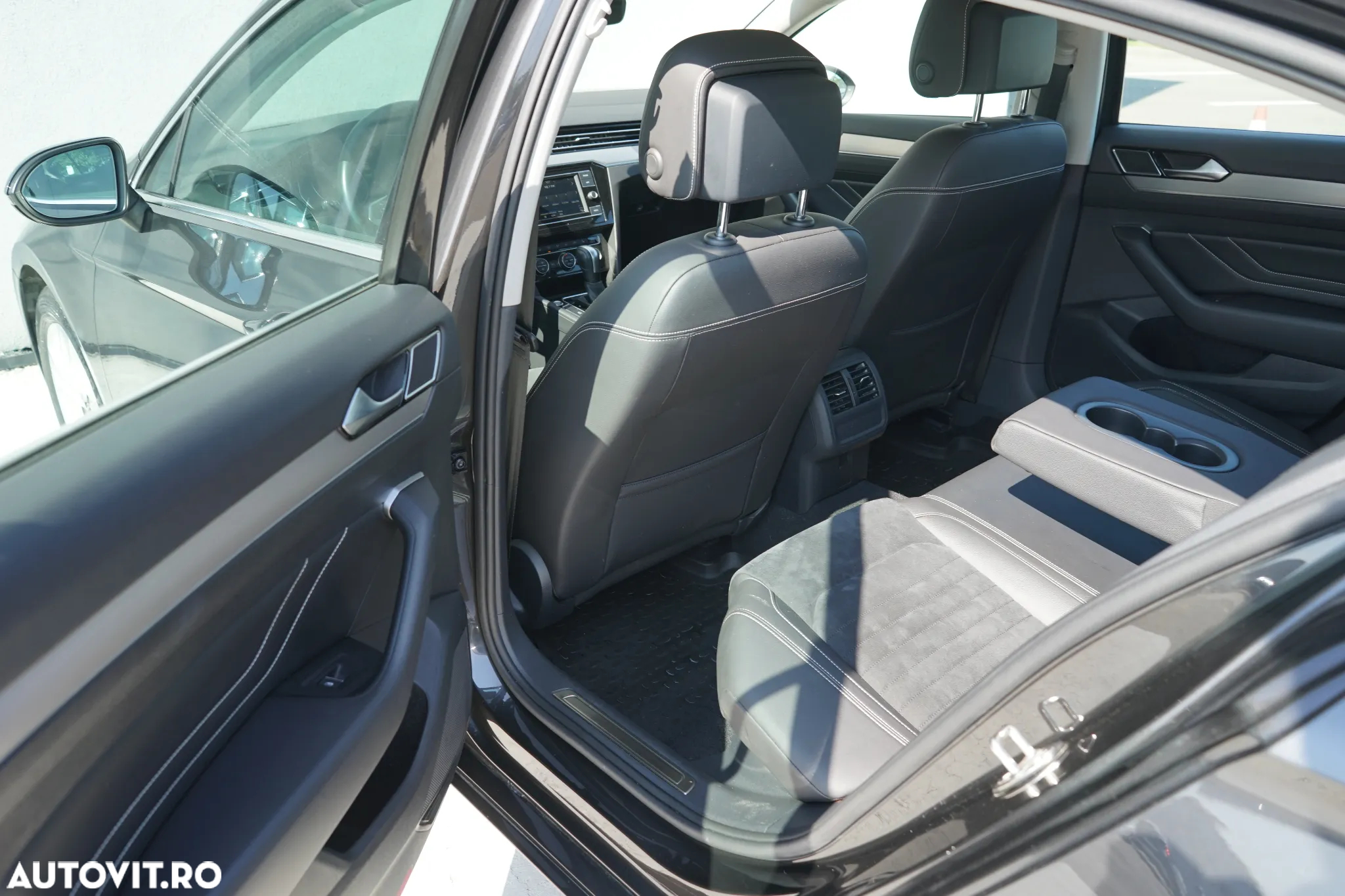 Volkswagen Passat - 30
