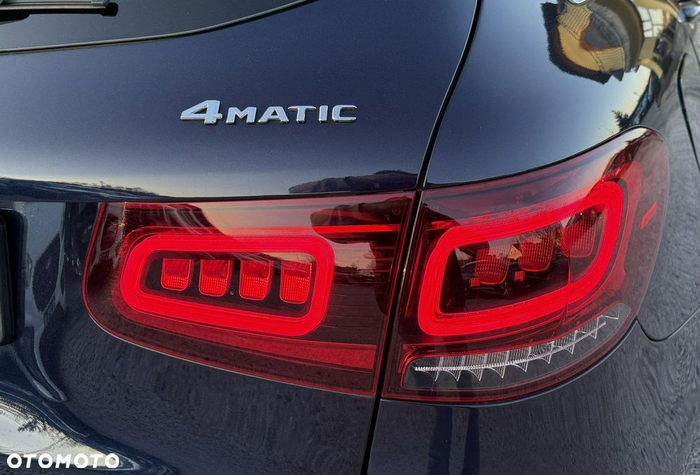 Mercedes-Benz GLC 300 d 4Matic 9G-TRONIC AMG Line - 15