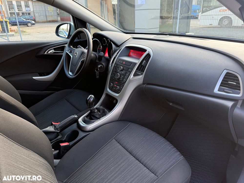 Opel Astra 1.4 Turbo Design Edition - 11