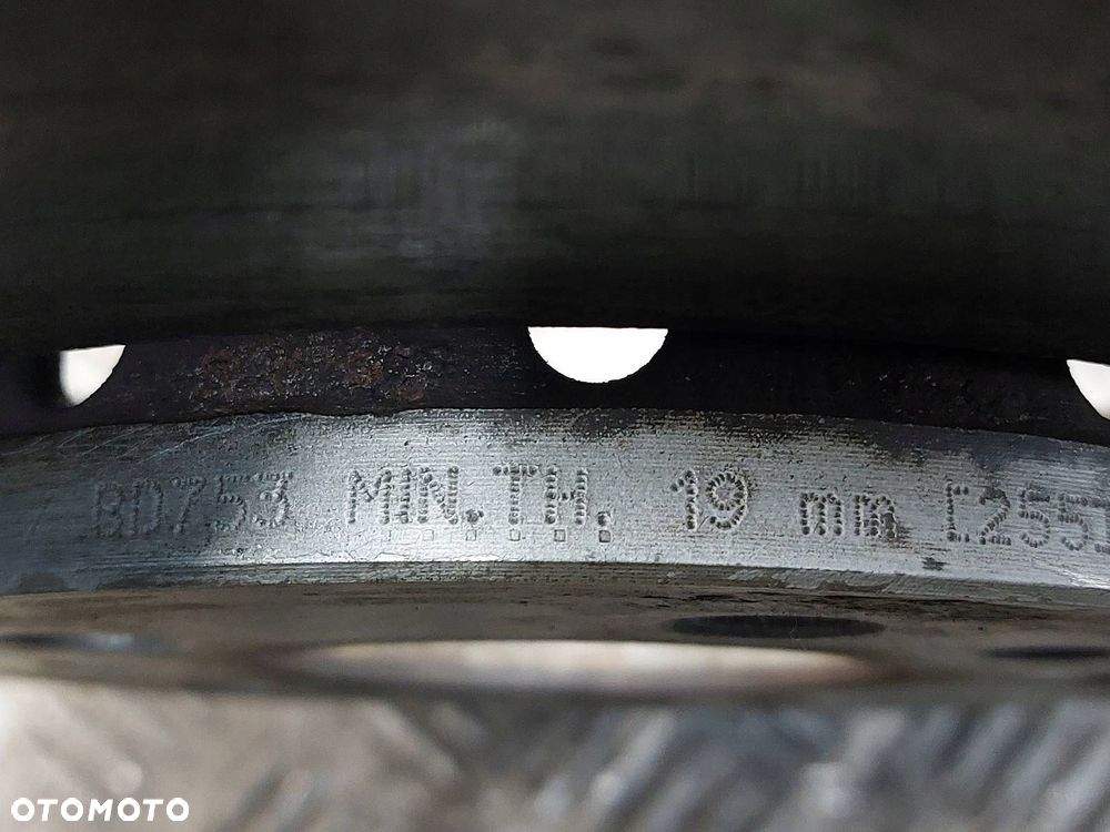 TARCZE HAMULCOWE PRZÓD + KLOCKI + ZACISKI SEAT IBIZA III 1.9 TDI - 3