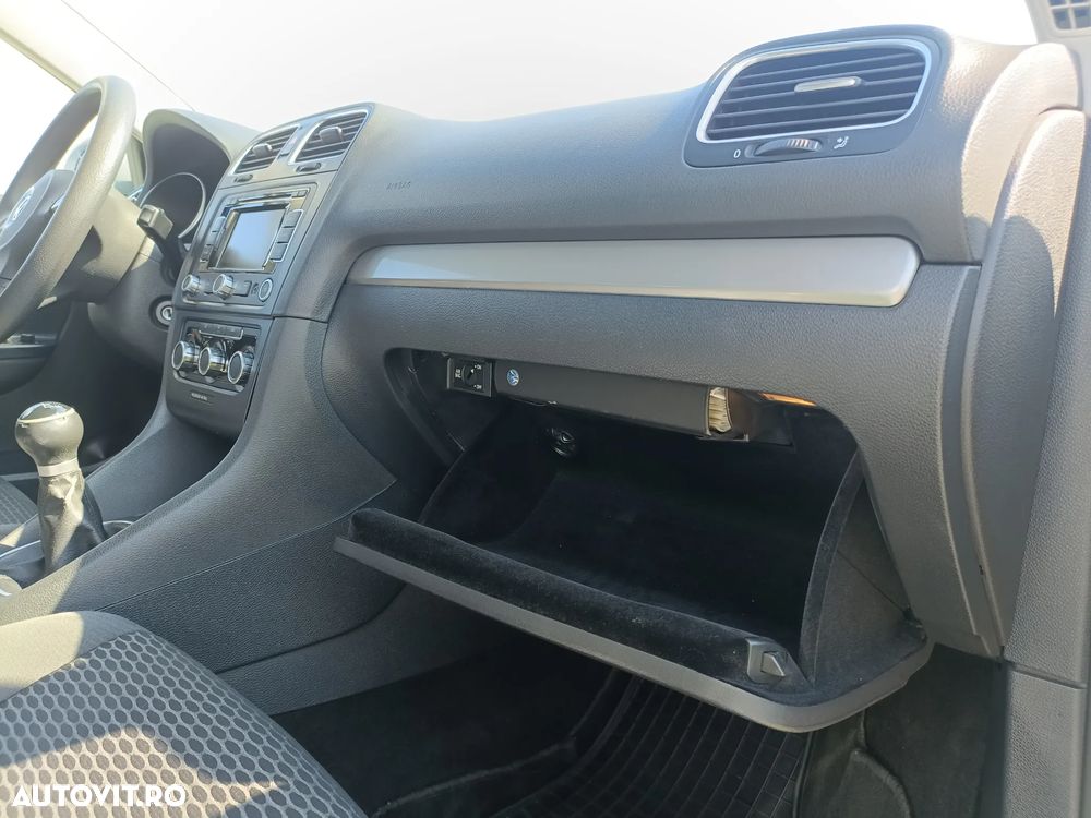 Volkswagen Golf 1.6 TDI DPF Comfortline - 23