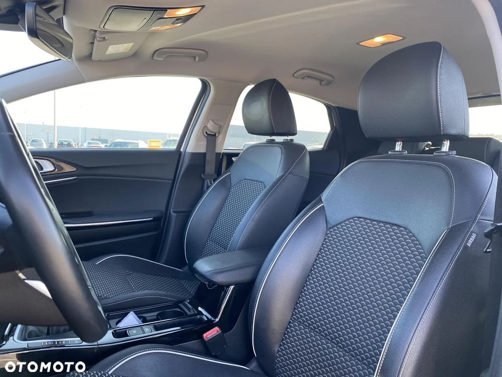 Kia XCeed 1.5 T-GDI Business Line - 11