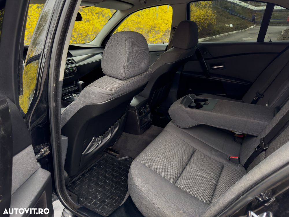 BMW Seria 5 525d Aut. - 9