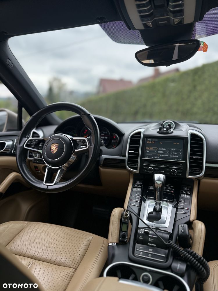 Porsche Cayenne - 6
