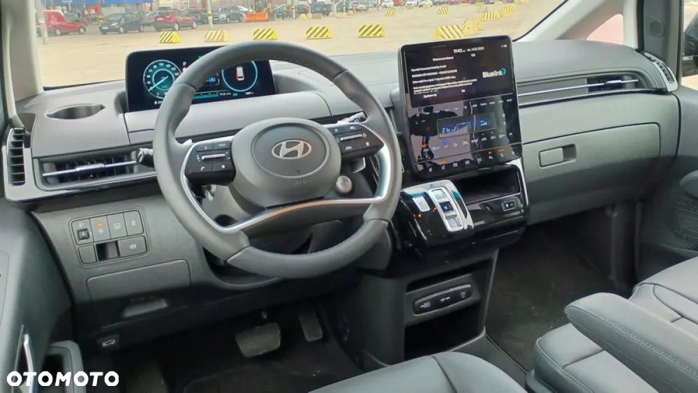 Hyundai Staria 1.6 T-GDI HEV Smart VIP - 9