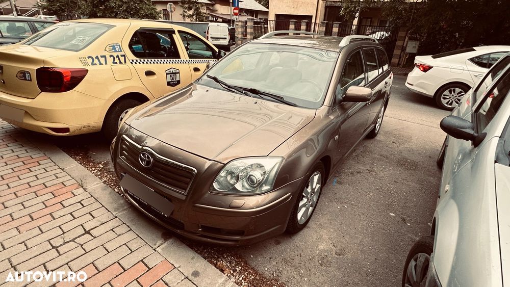 Toyota Avensis - 2