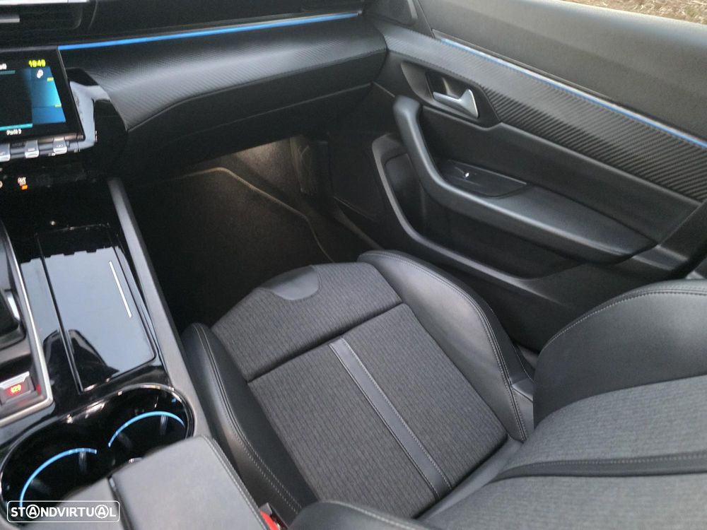 Peugeot 508 1.6 Hybrid Allure e-EAT8 - 24