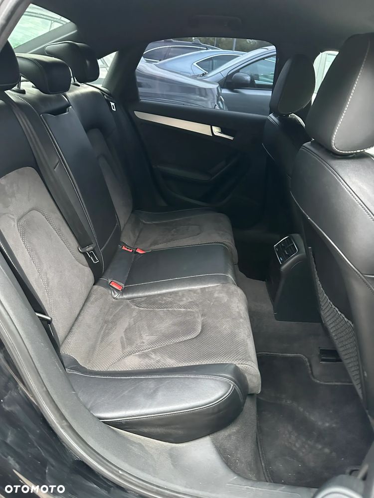 Audi A4 Limousine - 14