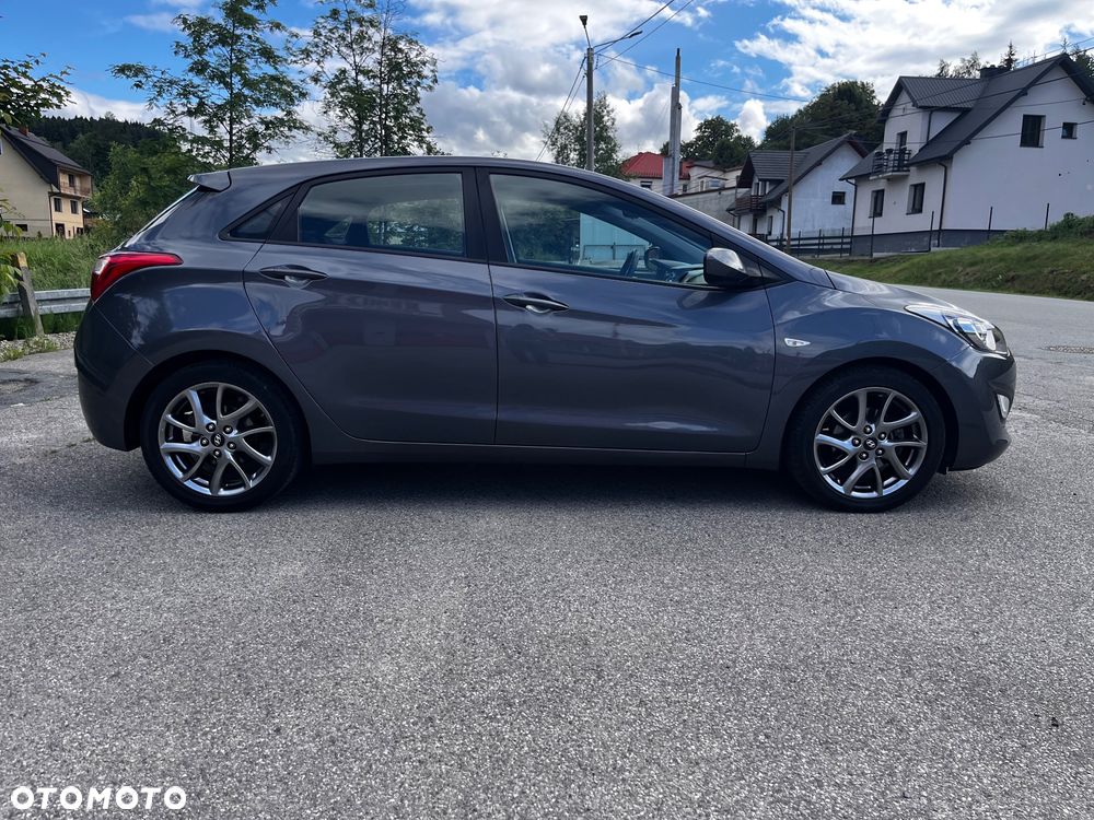 Hyundai i30 1.4 Classic + - 10
