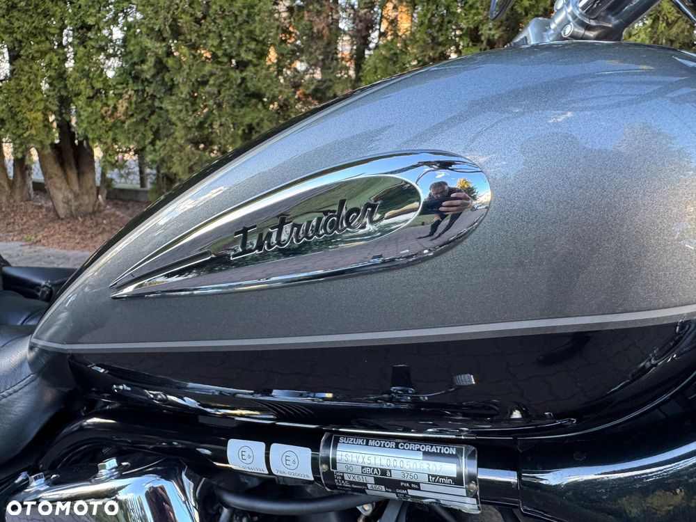 Suzuki Intruder - 22