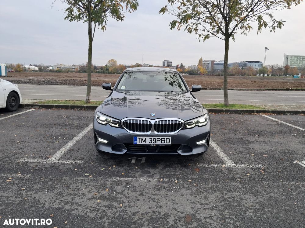 BMW Seria 3 330i Aut. Luxury Line - 11