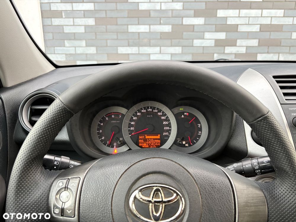 Toyota RAV4 2.2 D-4D Luna - 11