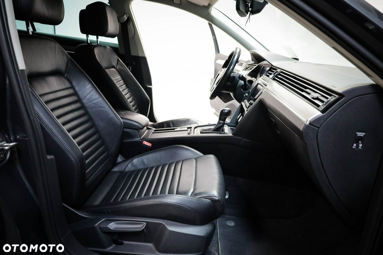 Volkswagen Passat - 26