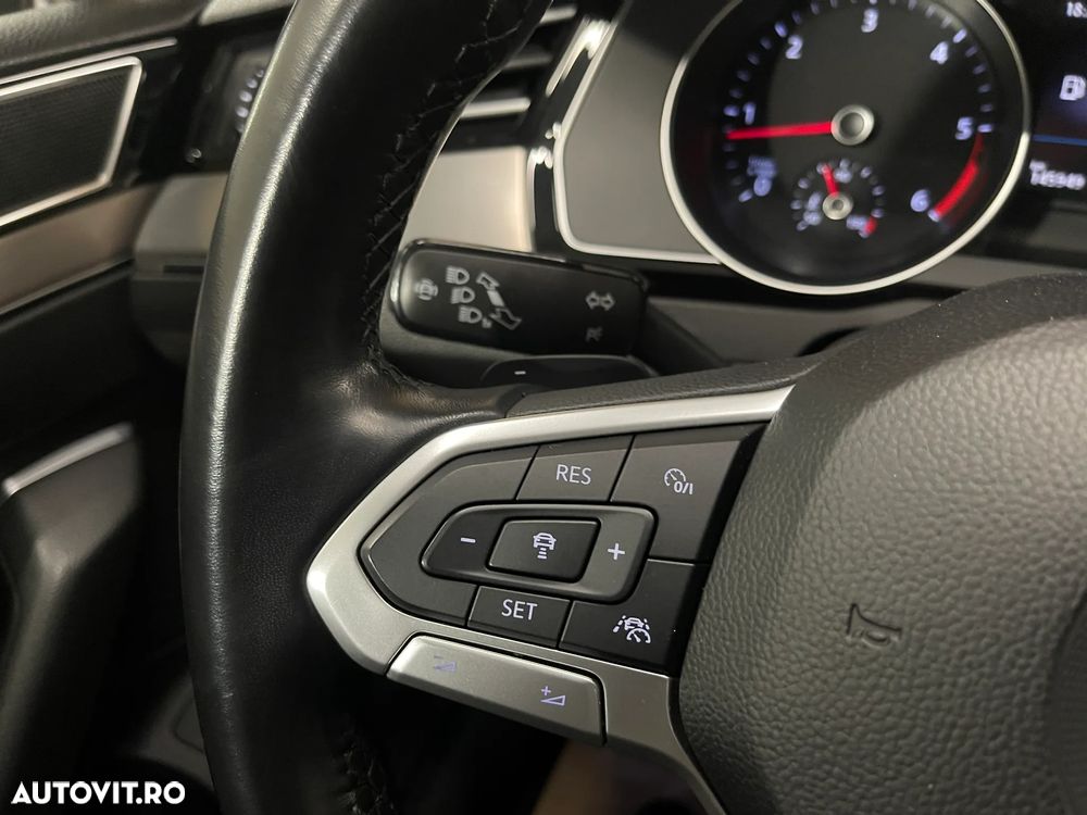 Volkswagen Passat 2.0 TDI SCR 4Mot DSG Highline - 24