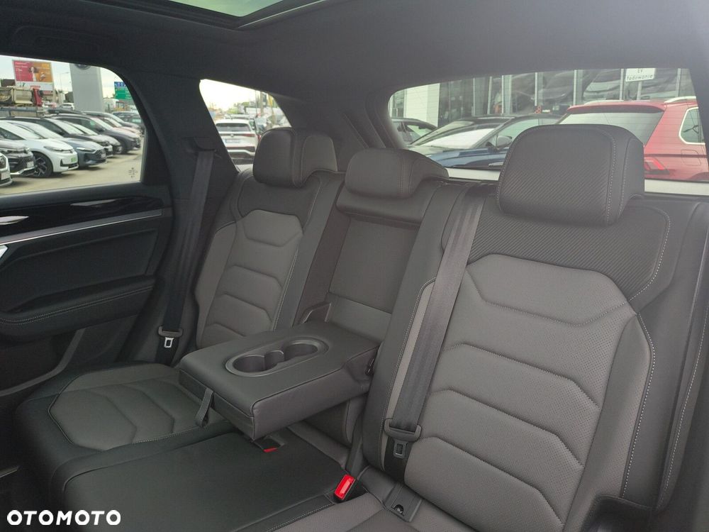 Volkswagen Touareg 3.0 V6 TDI 4Motion R-Line Final Edition - 16