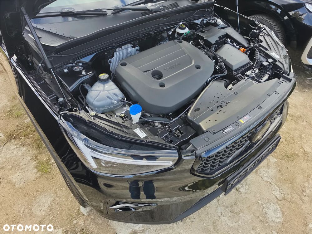 Volvo XC 40 B4 B DKG Ultra Black Edition - 12