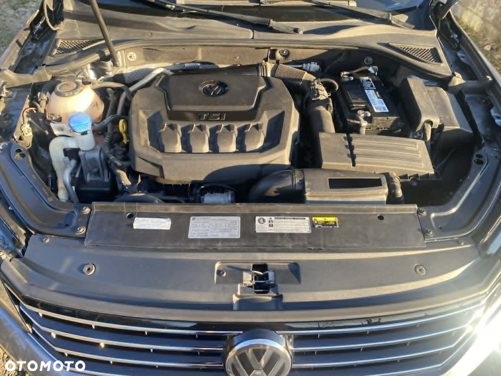 Volkswagen Passat - 25