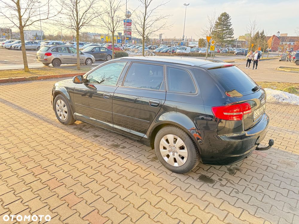 Audi A3 Sportback 1.6 TDI DPF Attraction - 3