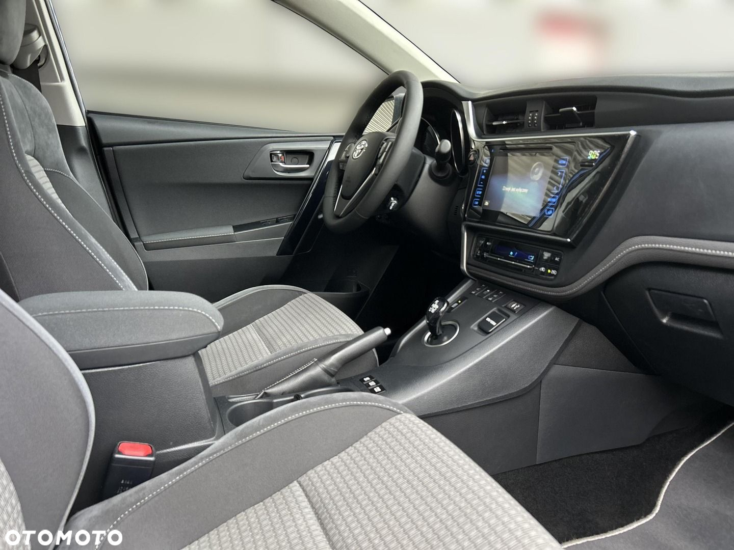 Toyota Auris - 13