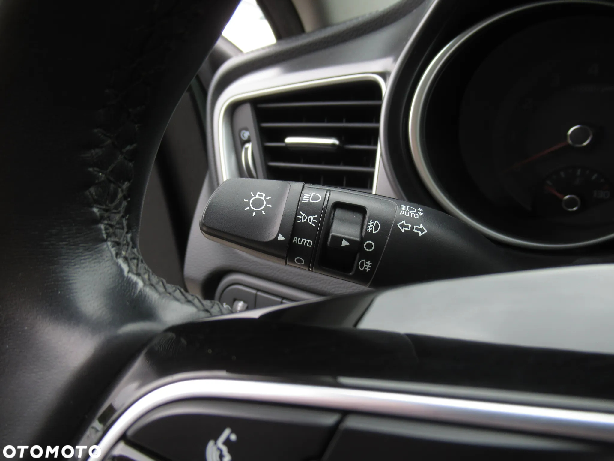 Kia Ceed 1.5 T-GDI M - 13
