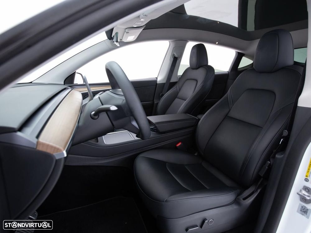 Tesla Model Y Long Range Dual Motor AWD - 10