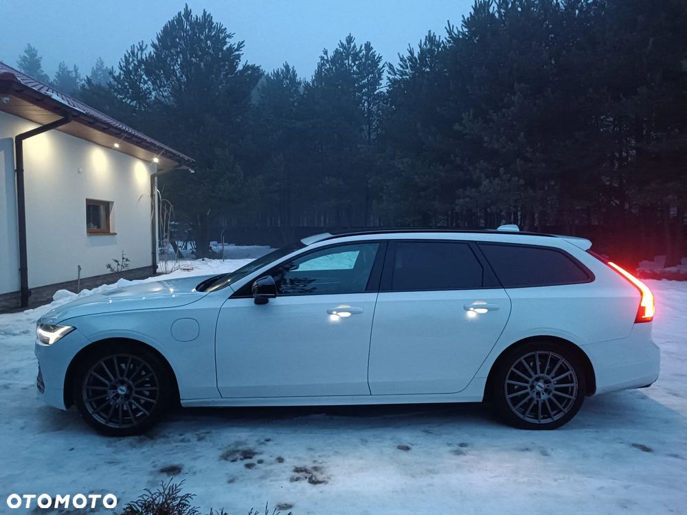 Volvo V90 T8 AWD Plug-In Hybrid R-Design - 3