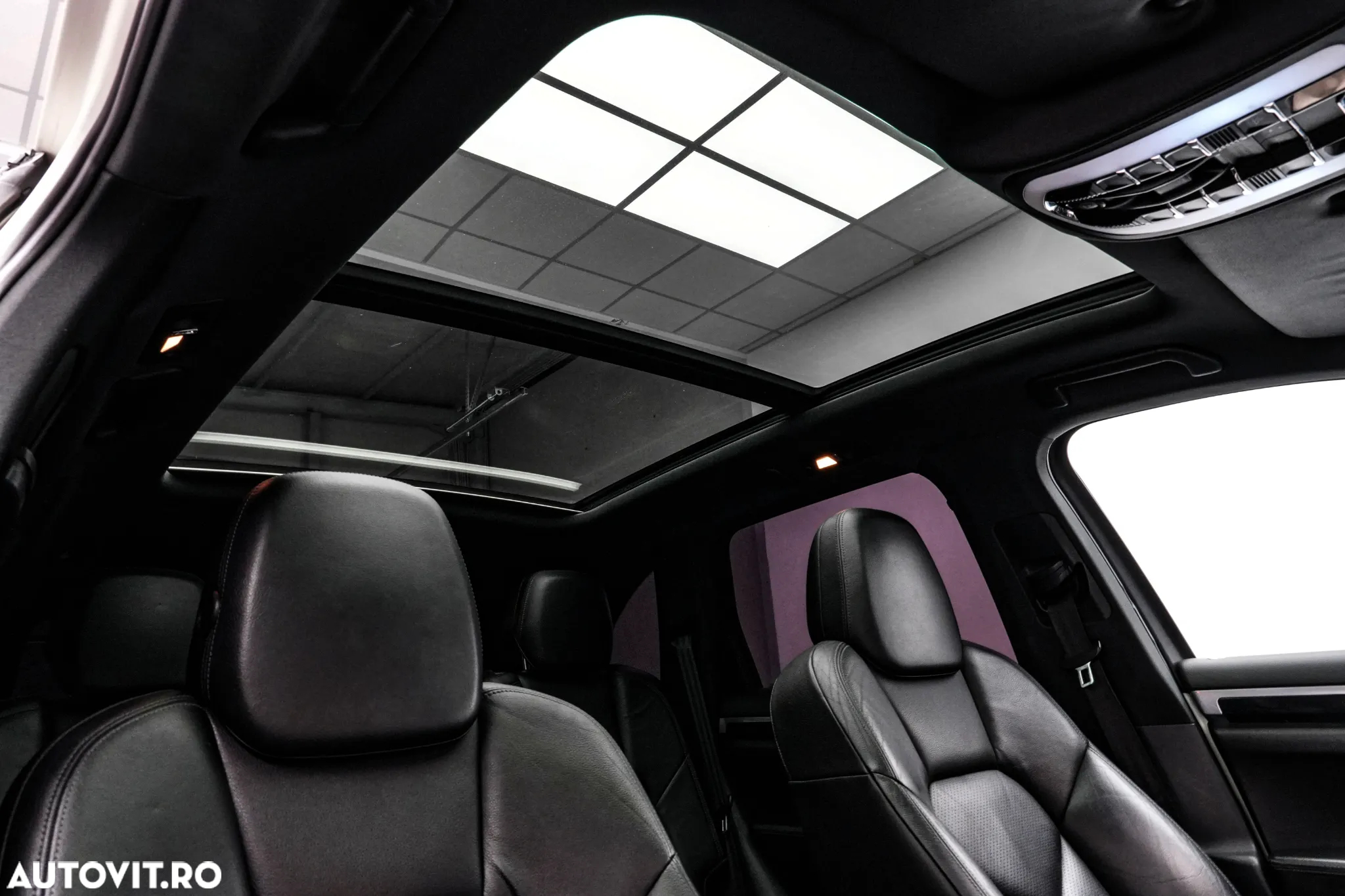 Porsche Cayenne 3.0 L V6 - 8
