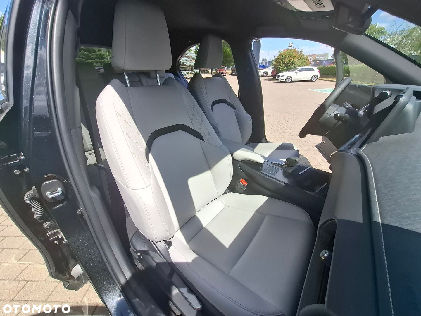 Lexus UX - 21