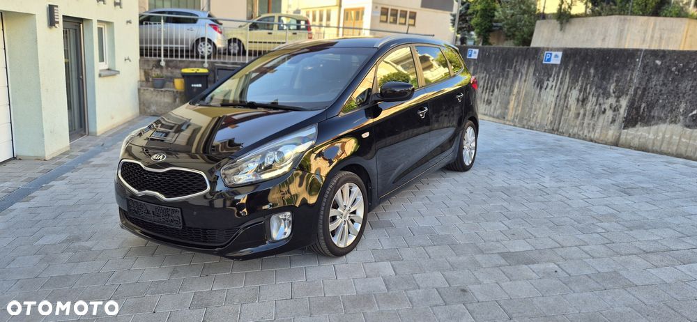 Kia Carens - 1