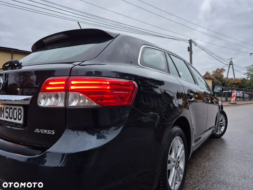 Toyota Avensis 1.8 Luna - 17