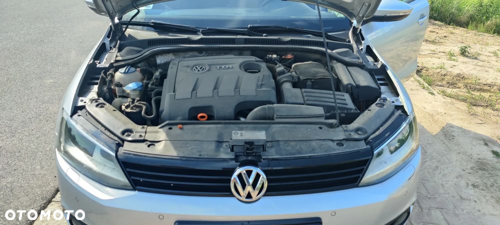 Volkswagen Jetta 1.6 TDI Trendline - 19